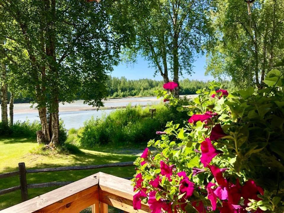 Susitna River Lodging, Riverside Cabins تالكيتنا المظهر الخارجي الصورة